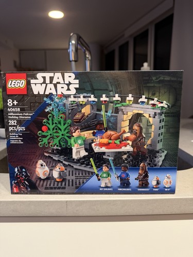 Lego millennium falcon holiday - millennium,